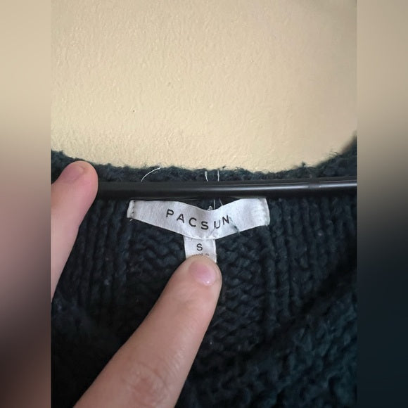 PacSun Sweater!!