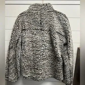 Altar’d State Sherpa Pullover Medium
