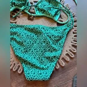 Victoria’s Secret Green Paisley Floral Bikini Small